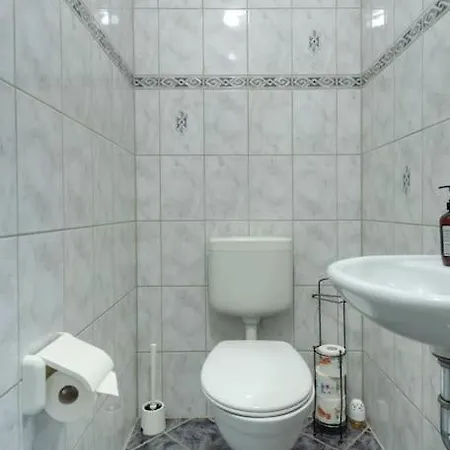 Luxus Am Zoo Mit Stellplatz 라이프치히