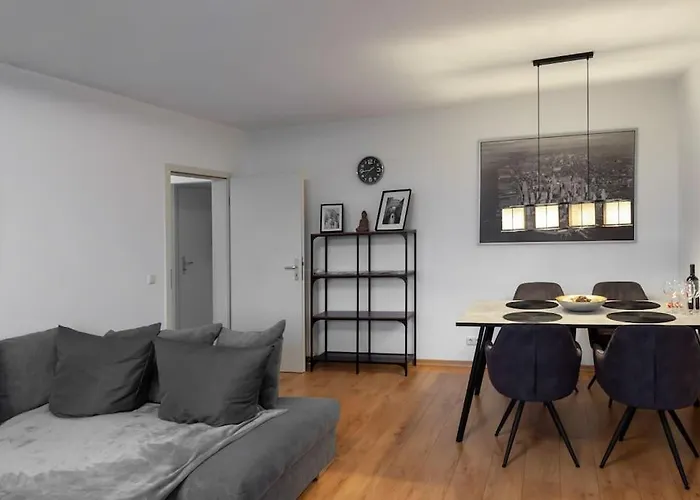 Luxus Am Zoo Mit Stellplatz アパート