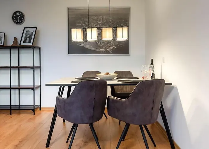 アパート Luxus Am Zoo Mit Stellplatz