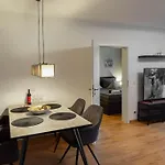 Διαμέρισμα Luxus Am Zoo Mit Stellplatz Λειψία
