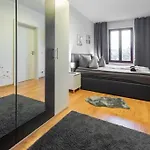 Luxus Am Zoo Mit Stellplatz Апартаменты *