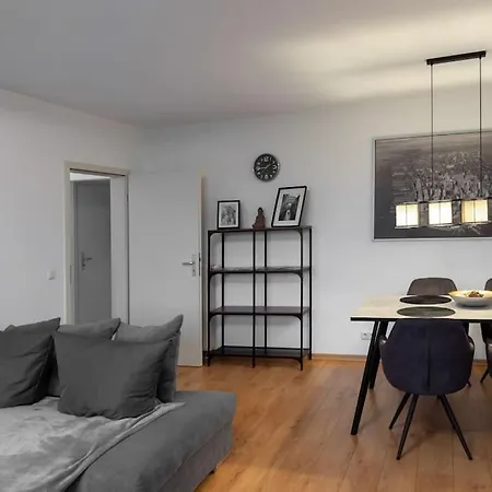 Luxus Am Zoo Mit Stellplatz Apartment