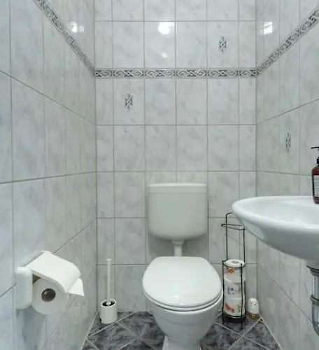 Luxus Am Zoo Mit Stellplatz Лейпциг